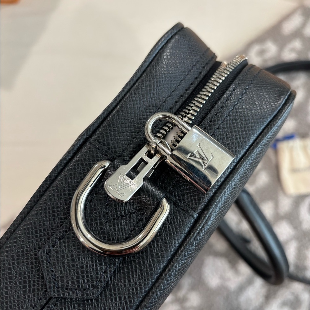 Louis Vuitton Black Briefcase Sleek Professional Design - Picture 8 of 8